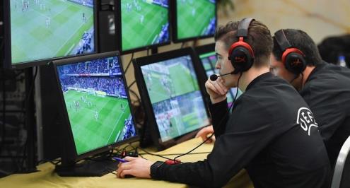 "لا يتعدى تكلفة الحكم الأجنبي".. هل يظهر الـVAR في الموسم الجديد للدوري المصري؟